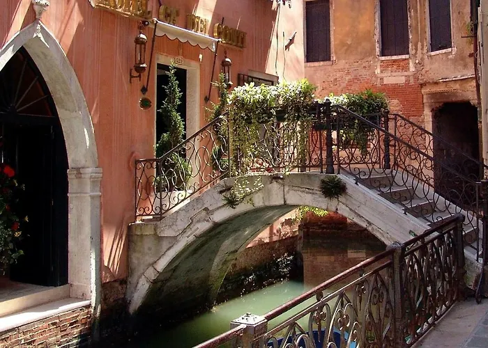 The Judas Trees 펜션 메스트레