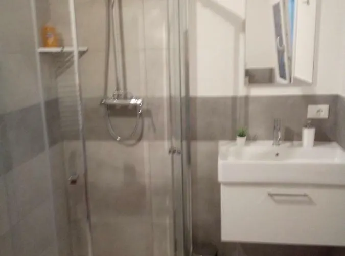 The Judas Trees 메스트레