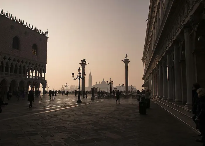 Nyaraló The Judas Trees